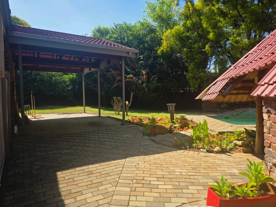 4 Bedroom Property for Sale in Van Der Hoff Park North West